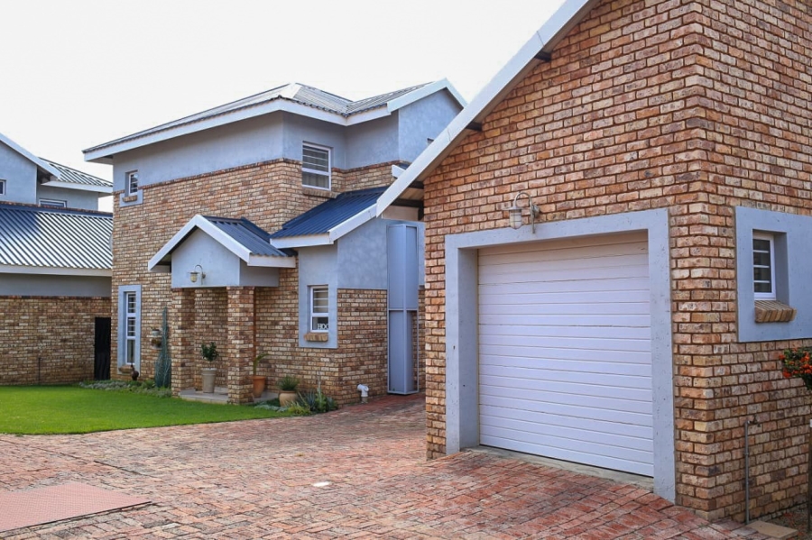 2 Bedroom Property for Sale in Miederpark North West